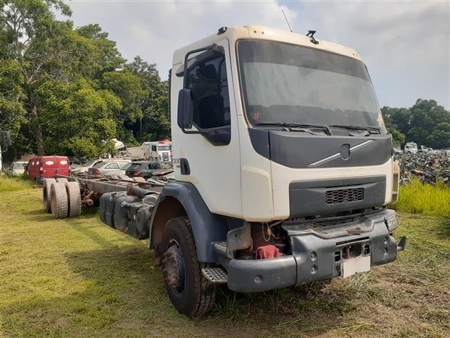 Volvo VM 330 6x4R 17/17