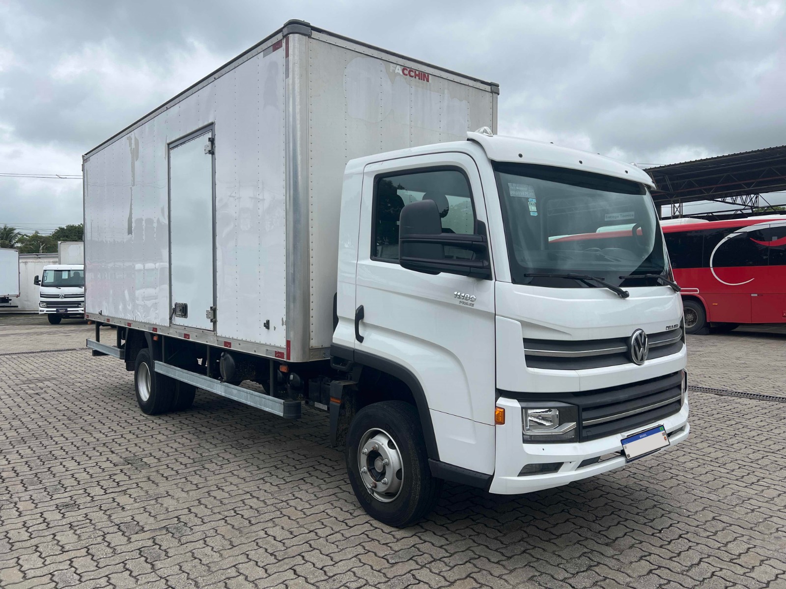 Volkswagen 11.180 DRC 4X2 23/23